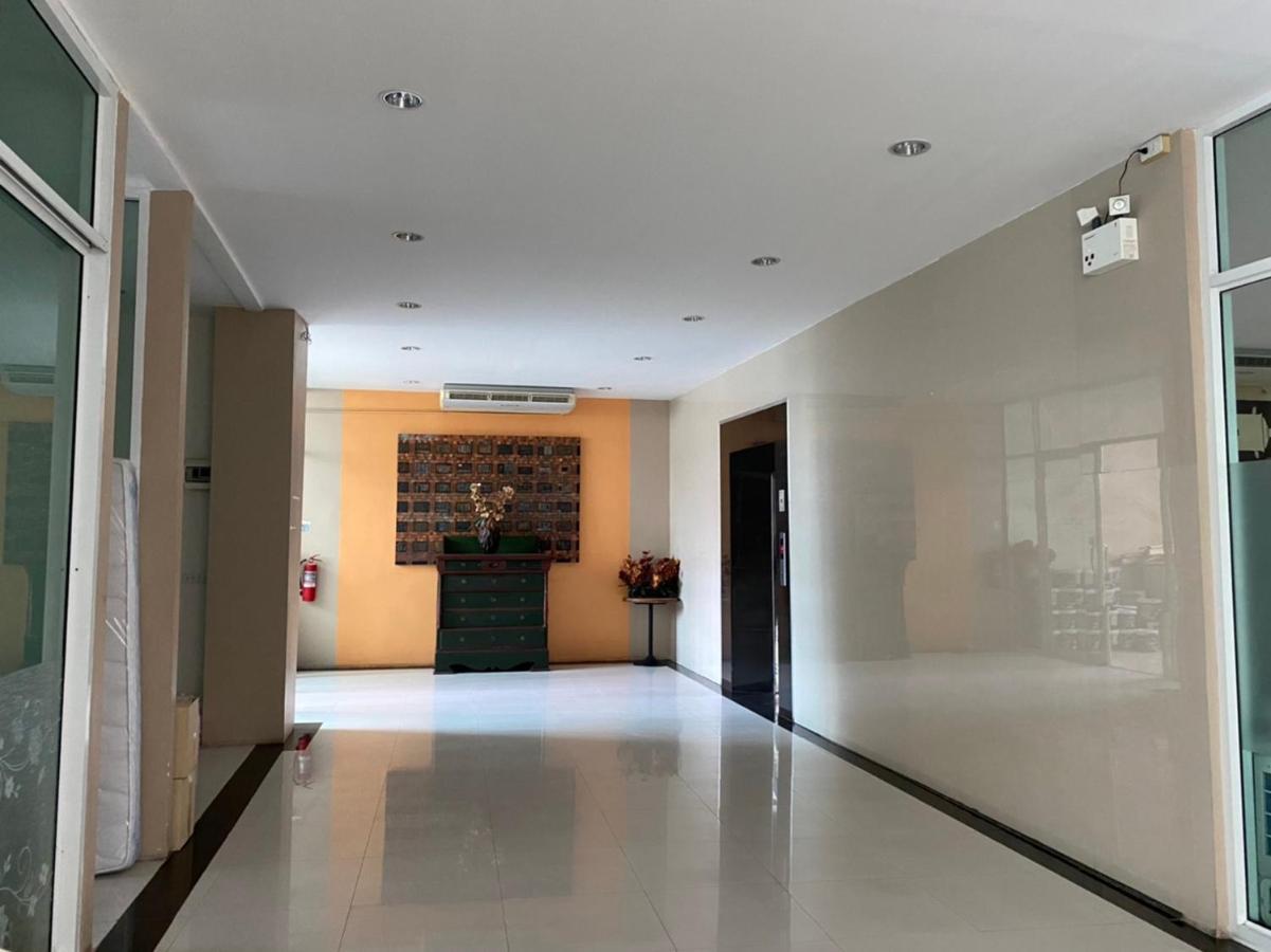 Leenova Place Bangkok Exterior foto