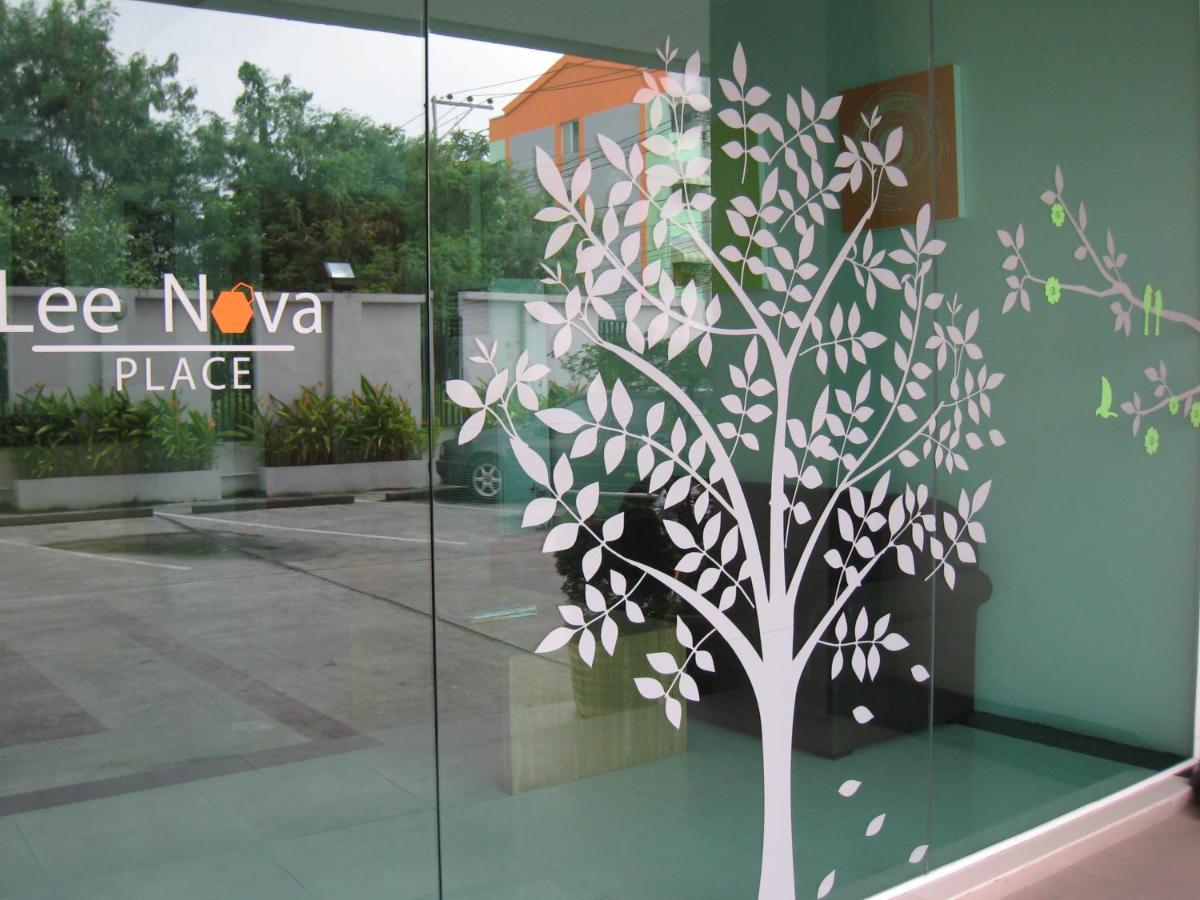 Leenova Place Bangkok Exterior foto