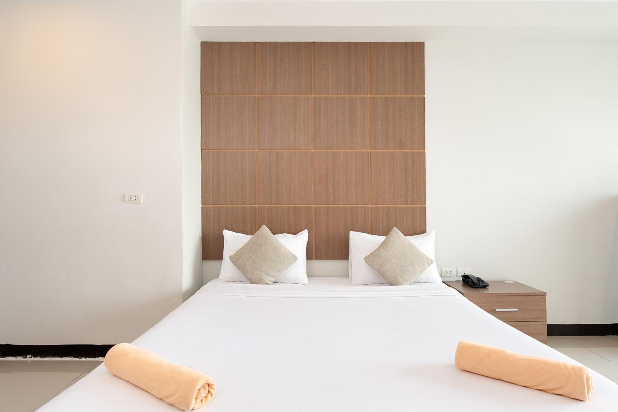 Leenova Place Bangkok Exterior foto