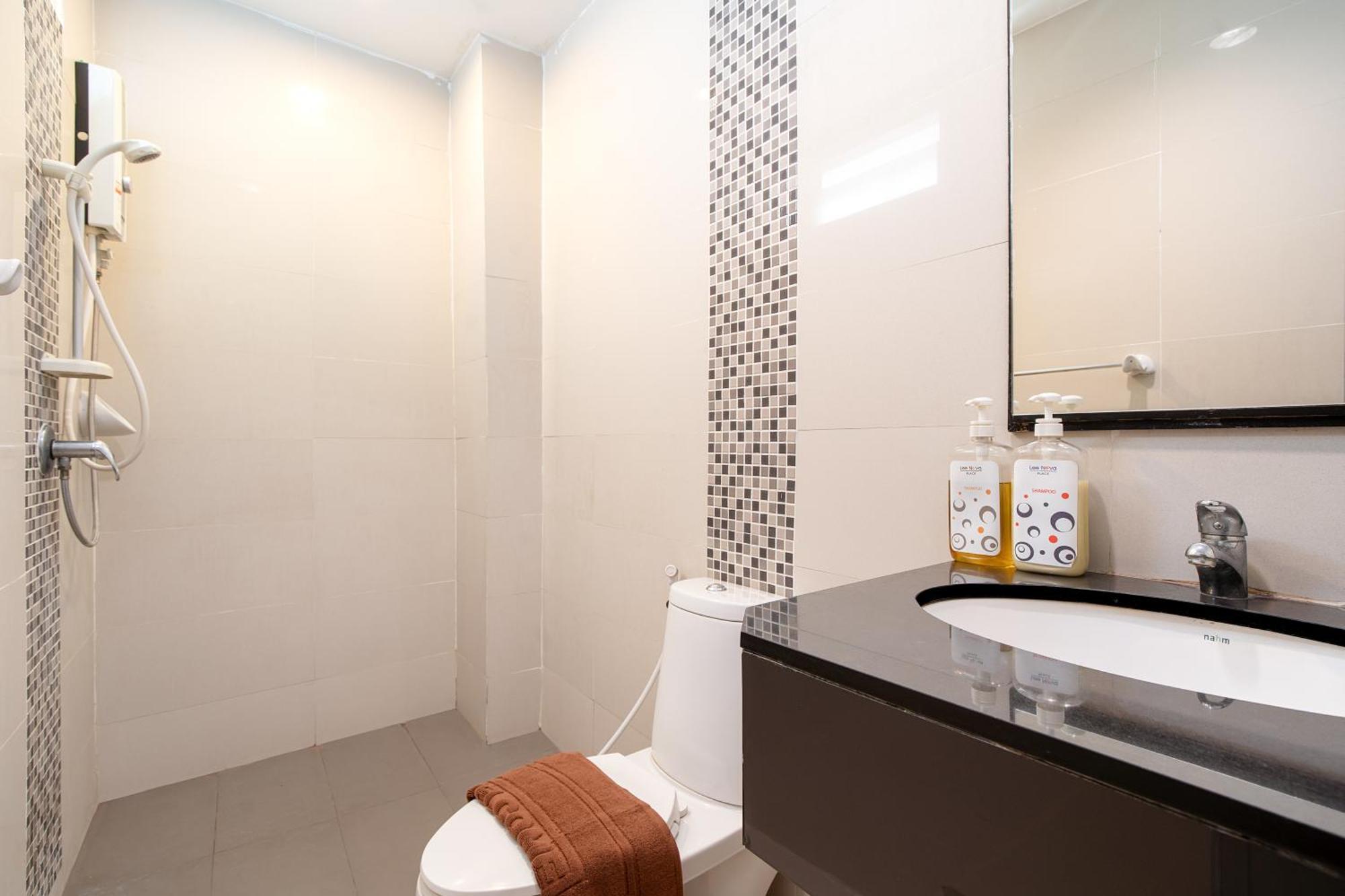 Leenova Place Bangkok Exterior foto