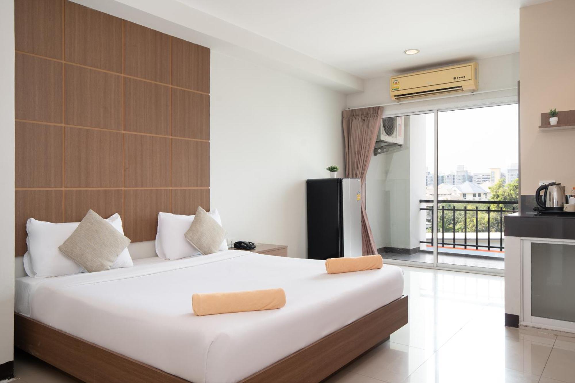 Leenova Place Bangkok Exterior foto